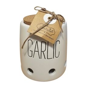Mud Pie Garlic Keeper